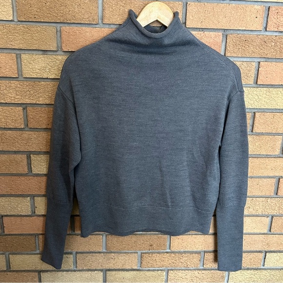 Wilfred Aritzia Cyprie Sweater 100% Merino Wool Mock Turtleneck Gray Size XS - Picture 1 of 7